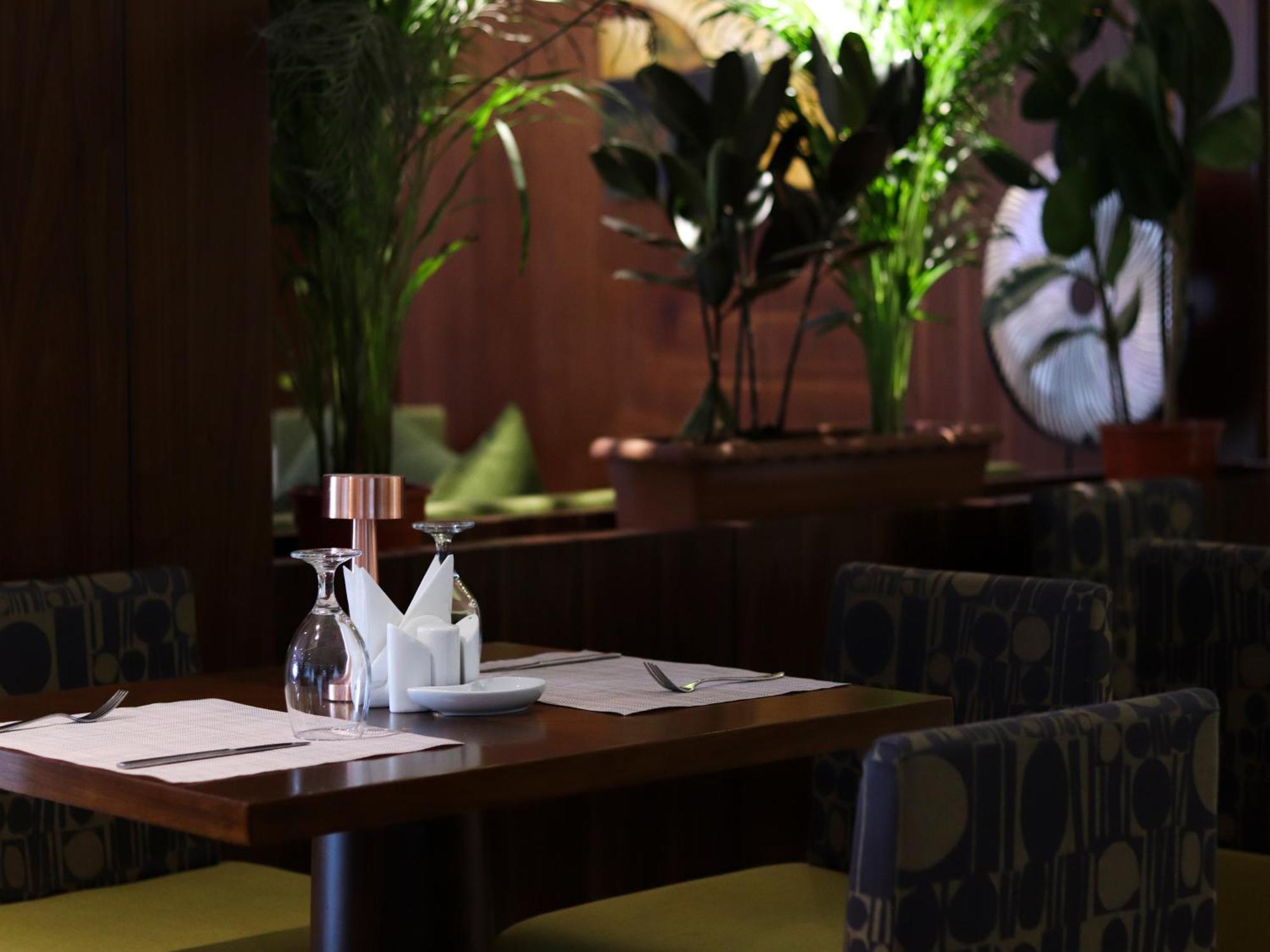 The Seven Hotel Manama Extérieur photo