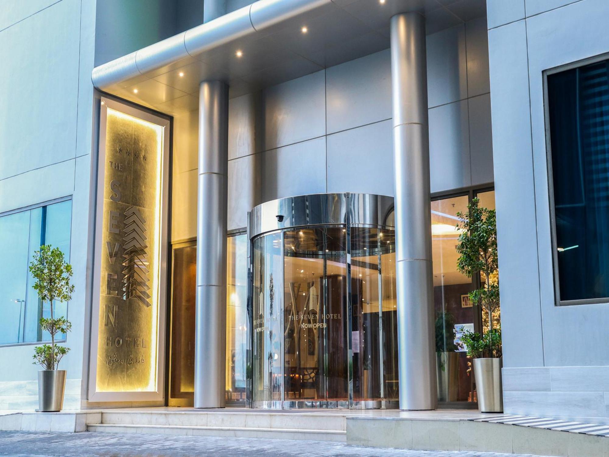 The Seven Hotel Manama Extérieur photo