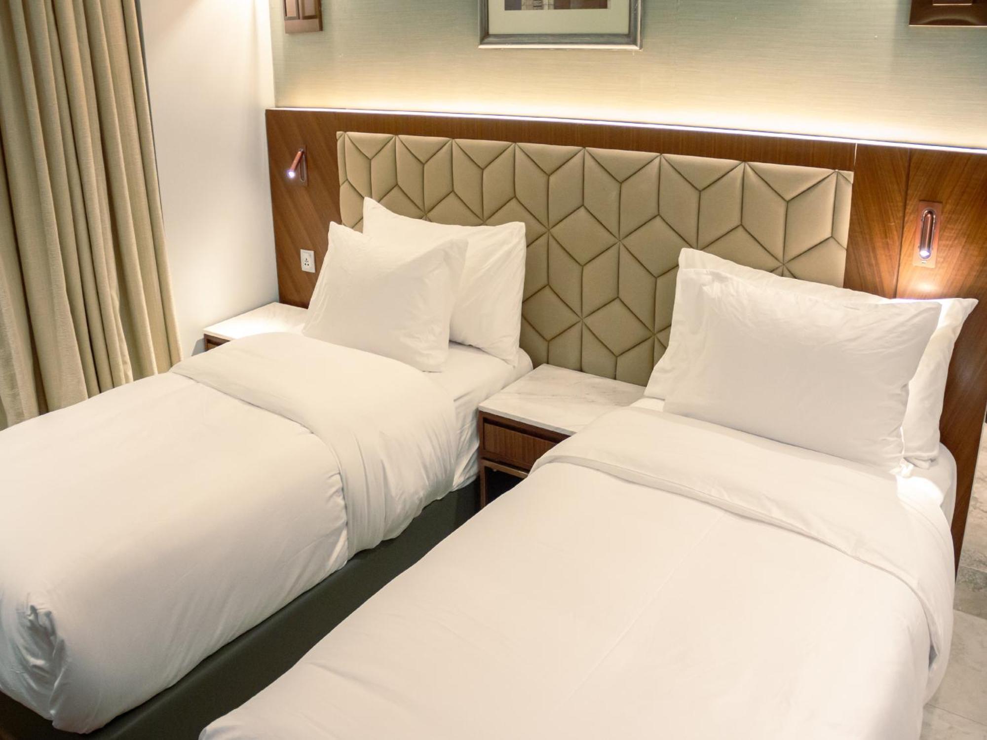 The Seven Hotel Manama Extérieur photo